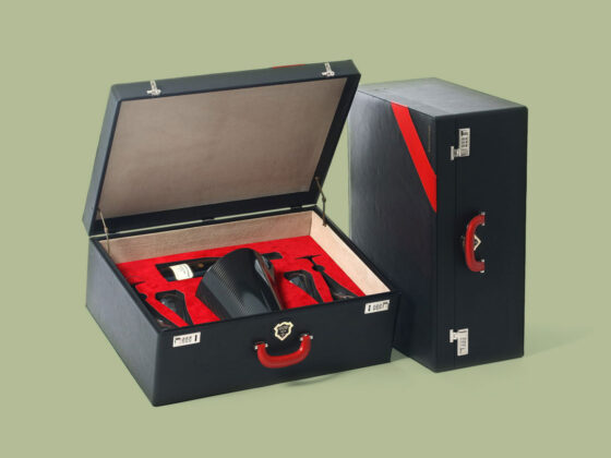 wine packaging with accessories bollinger